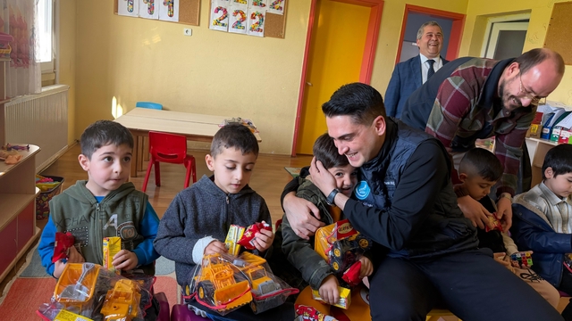 İzmir'de Ülkü Ocakları'ndan eğitime destek
