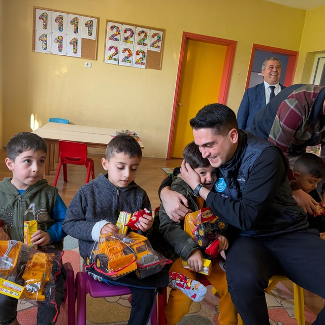 İzmir'de Ülkü Ocakları'ndan eğitime destek