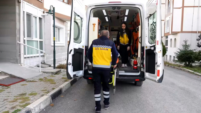 Beypazarı Belediyesi'nin hasta nakil aracı hizmete girdi