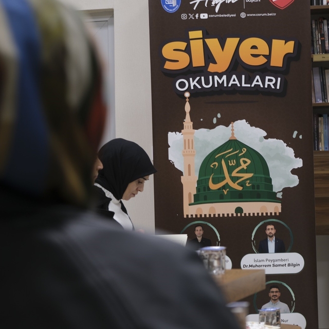 Çorum Belediyesi'nin düzenlediği siyer okumaları yoğun katılımla başladı