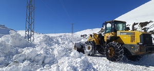 Şırnak'ta kardan 2 köy yolu kapandı