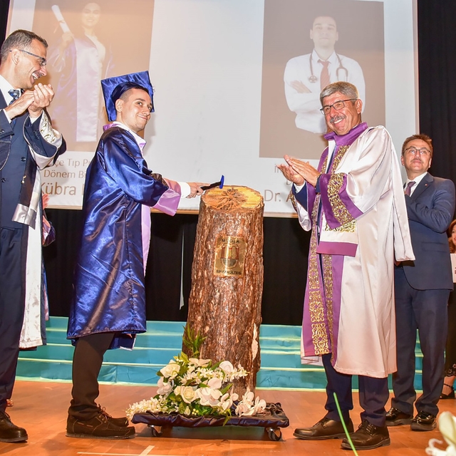 MSKÜ'lü genç hekim, TUS'ta Türkiye üçüncüsü oldu