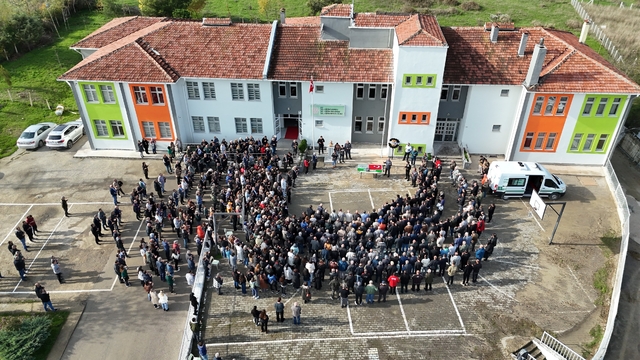 Sinop'ta kazada ölen öğretmen için tören düzenlendi