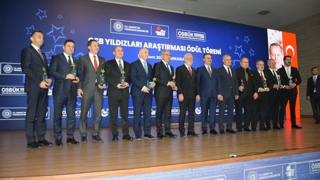 Kayseri OSB Başkanı Yalçın'a Sanayi ve Teknoloji Bakanı Kacır'dan ödül