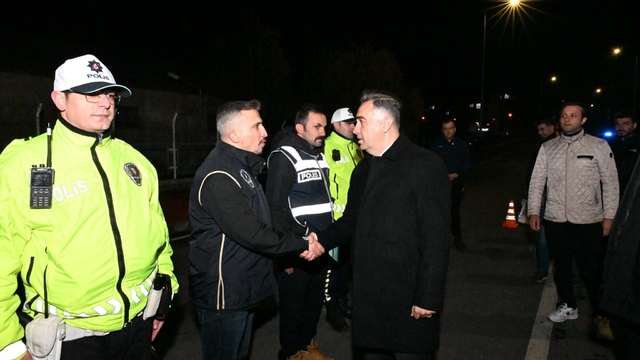 Ağrı Emniyet Müdürü Önder, KYK yurtlarında gece güvenlik tedbirlerini denetledi