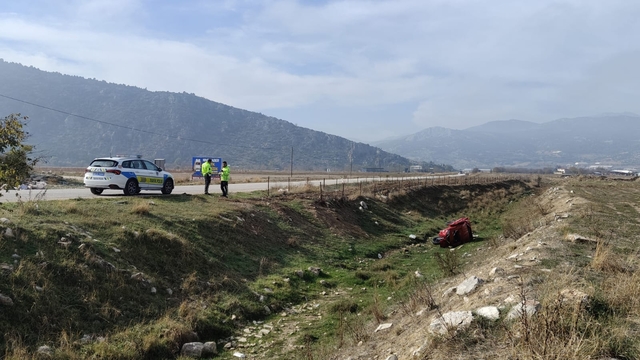 Bucak'ta şarampole devrilen üç tekerlekli motosikletin sürücüsü yaralandı