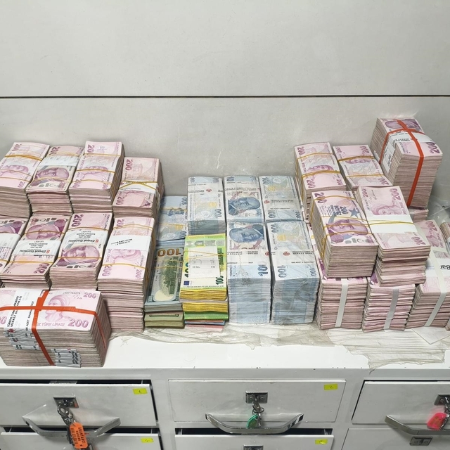 Mersin merkezli 9 ilde yasa dışı bahis operasyonu; 4'ü hakem 36 gözaltı