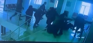 Şanlıurfa'da hasta yakını, 2 hemşireyi darbetti; o anlar kamerada