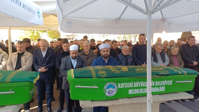 Oğlu tarafından öldürülen adam toprağa verildi
Şüpheli, çatı katında yakalandı