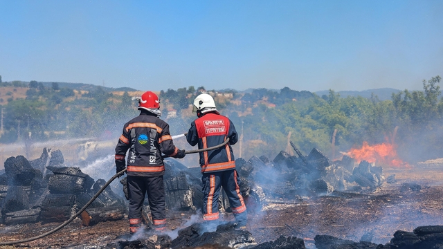 Sakarya'nın kahraman itfaiyecileri 10 ayda 11 bin 595 olaya müdahale etti