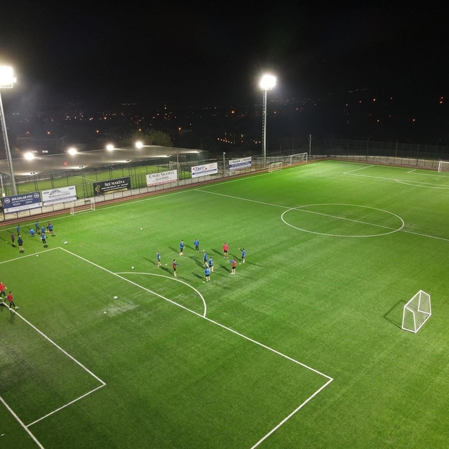 Başkarcı'ya FİFA standartlarında yeni tesis
Başkarcı Futbol Sahası gece gün...