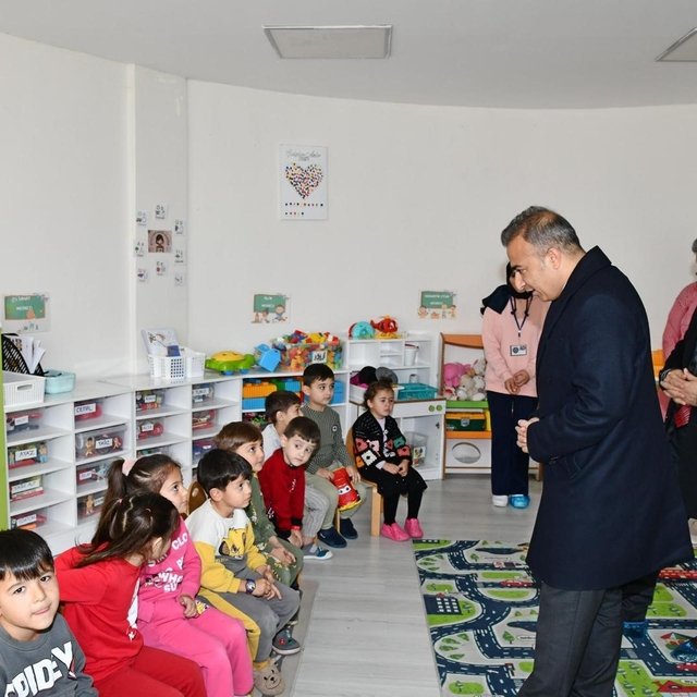 Vali Çiçek, anaokulunu ziyaret etti