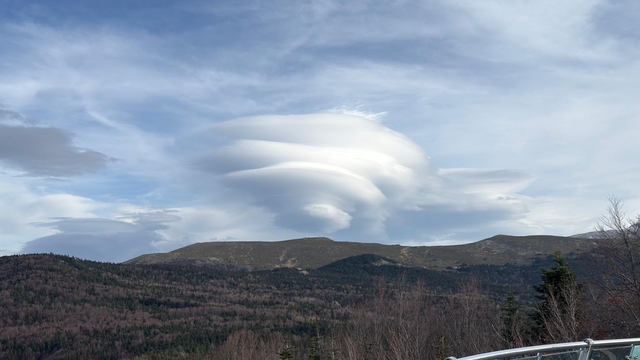 Uludağ semalarında mercek şeklinde bulut oluştu