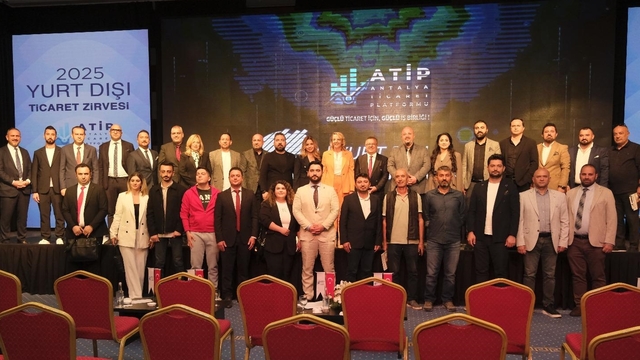 Antalya'da "Yurtdışı Ticaret Zirvesi" düzenlendi