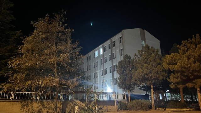 Niğde'de 6 öğrenci yedikleri pastadan sonra hastanelik oldu