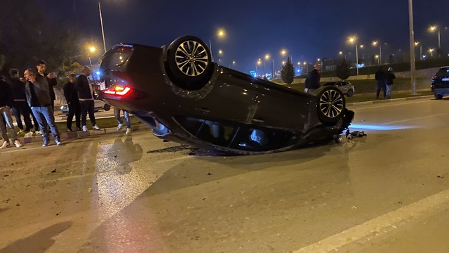 Kaza yapan araç takla attı: 2 yaralı