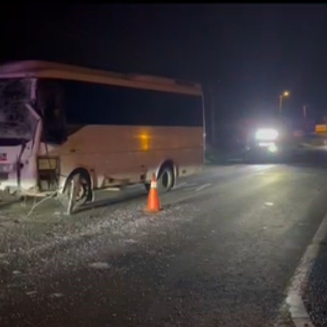 Çerkezköy'de iki servis aracı çarpıştı: 8 işçi yaralandı