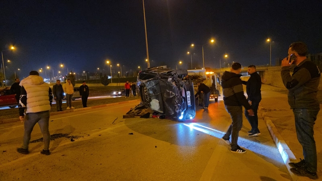 Bursa'da 2 otomobilin çarpıştığı kazada 1 kişi yaralandı