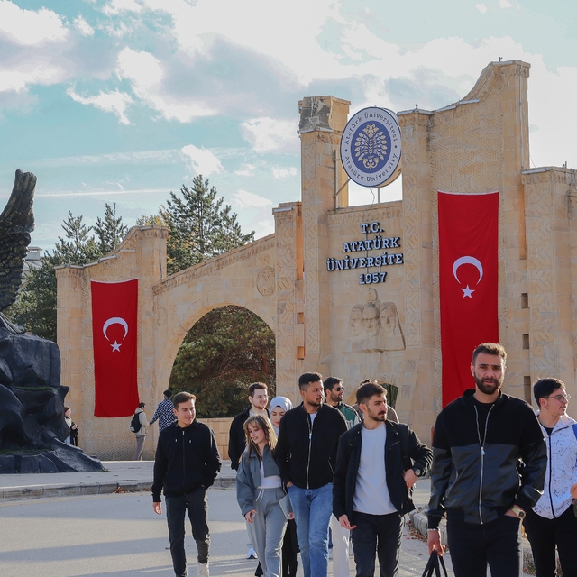 Atatürk Üniversitesi Kalkındırma Vakfı, 2025-2026 eğitim-öğretim yılı burs...
