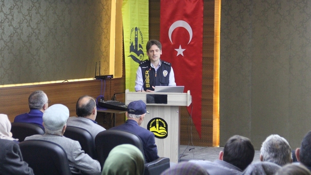 Bayburt'ta vatandaşlar internet ve telefon dolandırıcılığına karşı uyarıldı