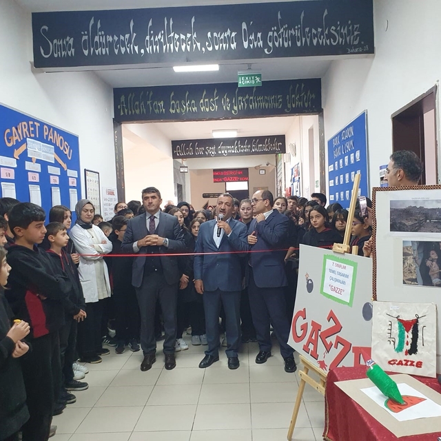 İbrahim Hakkı Kubilay İmam Hatip öğrencilerinden örnek sergi