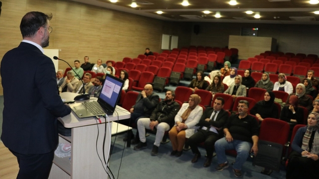 Bayburt'ta sağlık çalışanlarına 'Sağlık Tesisleri Değerlendirme Standartları Eğitimi' verildi
