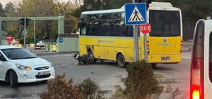 Otobüsle çarpışan motosikletin sürücüsü öldü, kardeşi ağır yaralandı