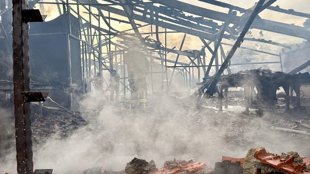 Kocaeli'de imalathanede çıkan yangın söndürüldü