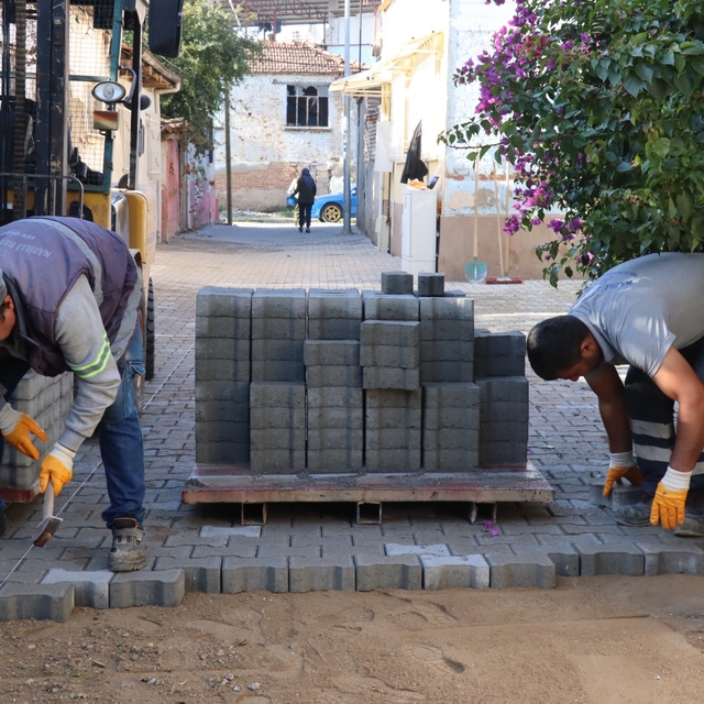 Nazilli Belediyesi Çapahasan'da yolları yeniliyor