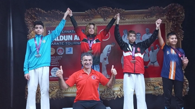 Kemer Belediyesi Karate Takımı'ndan 9 madalya