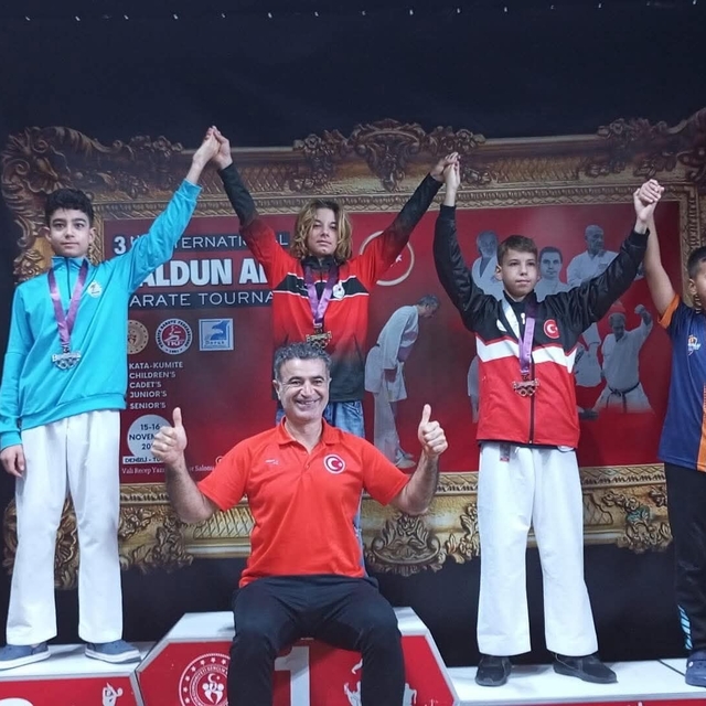 Kemer Belediyesi Karate Takımı'ndan 9 madalya