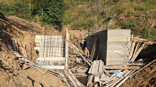 Salıpazarı'nda riskli bölgeye müdahale