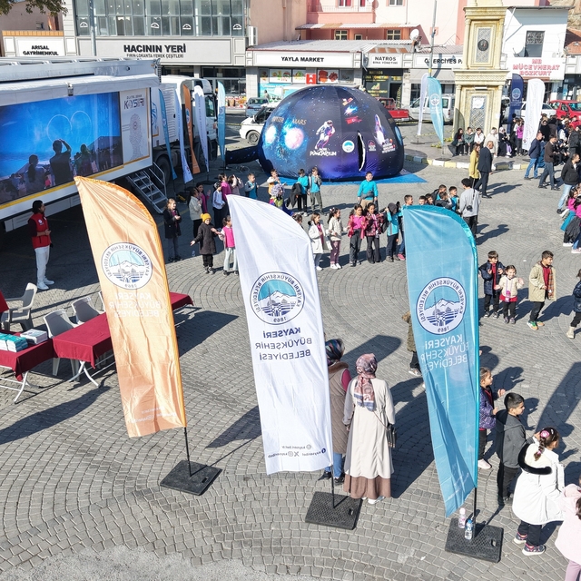 Büyükşehir'in Bilim ve Teknoloji Hizmeti Mobil Dijital Gençlik Merkezinin i...