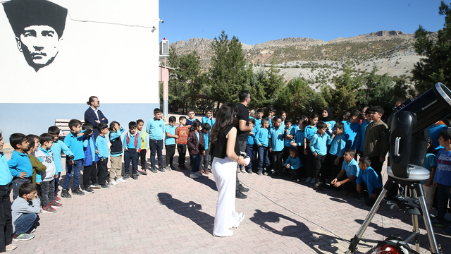 Adıyaman'ın köy okullarındaki öğrenciler bilimi "Kaşif 02" ile keşfediyor