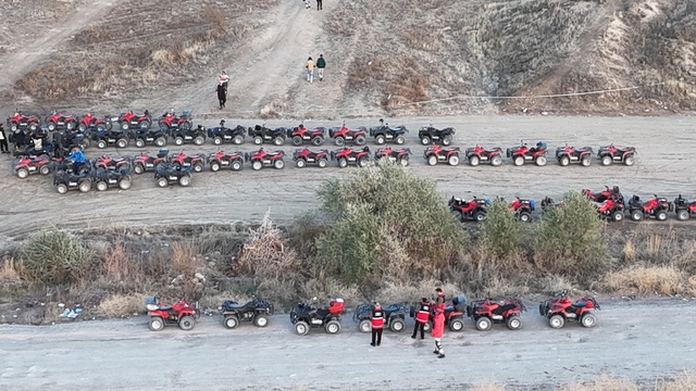 Kapadokya'ya zarar verene 1 milyon 386 bin lira ceza kesilecek
Kapadokya'da turizm amaçlı sportif faaliyetlere sıkı denetim