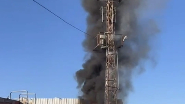 Siverek'te hurdacıda çıkan yangın itfaiye ekiplerince söndürüldü