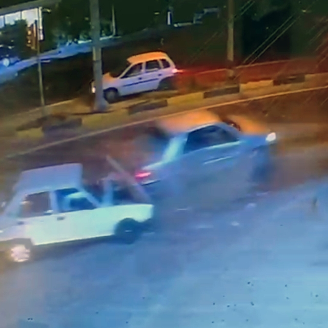 2 kişinin yaralandığı kazanın güvenlik kamera kaydı ortaya çıktı