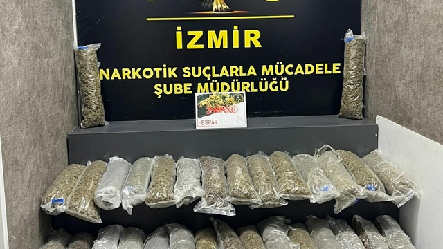 İzmir'de 23 kilo esrar ele geçirildi; 1 tutuklama
