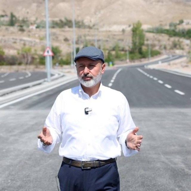 Başkan Çolakbayrakdar: "Kayseri'mizin trafik yükünü hafifleten akıllı kavşa...