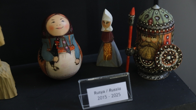 Rusya'dan Antalya'ya kültür köprüsü
Rus sanatçıdan Oyuncak Müzesi'ne 33 parçalık bağış