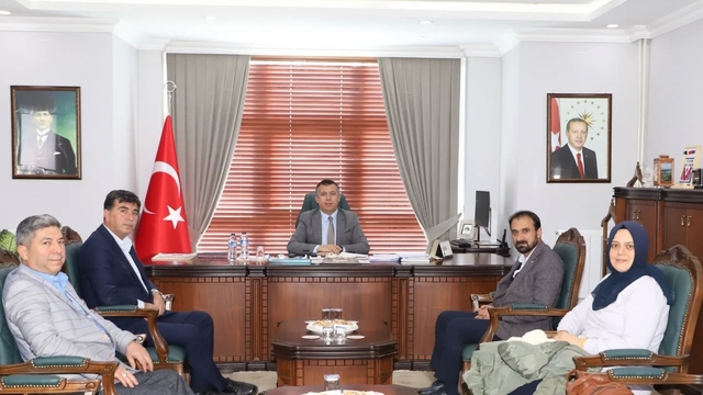 Eğitimcilerin talepleri Demirci'de masaya yatırıldı