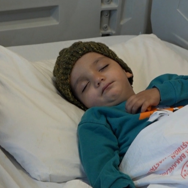 Akciğerine ceviz parçaları kaçan Yiğit, ameliyatla sağlığına kavuştu