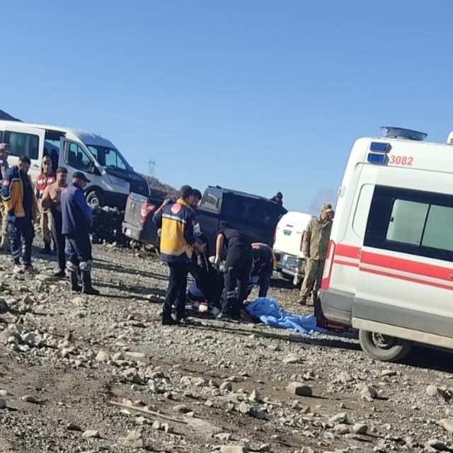 El freni çekilmeden park edilen kamyonet, baraj gölüne düştü; 1 ölü