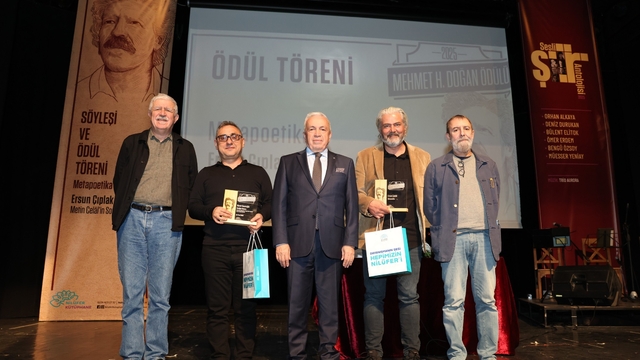 Nilüfer'de şiir eleştirisinin prestij ödülleri sahiplerini buldu