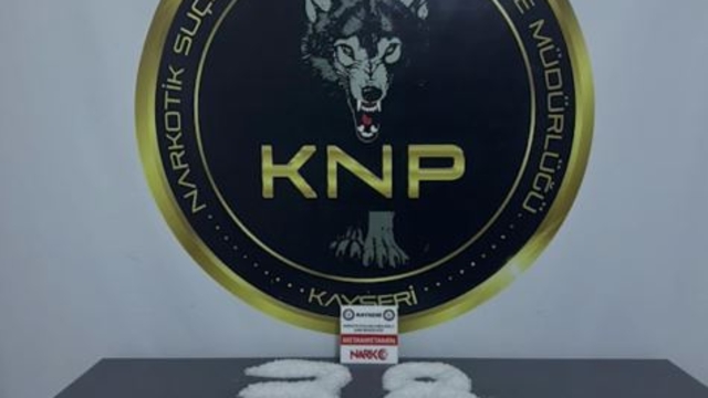 Kayseri'de 1,5 kilo uyuşturucu ile yakalanan 2 şüpheli tutuklandı