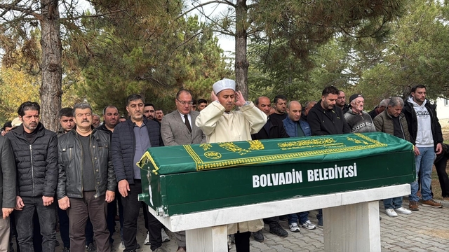 Oğlunu, torunlarını ve gelinini kaybeden acılı baba: "Suçlular her kimse cezalarını çeksinler ve güneş yüzü de görmesinler"
Baba Yılmaz Böcek: "Madem ki bu kimyasal bu kadar güçlüydü, bunun neden panzehiri yok?"