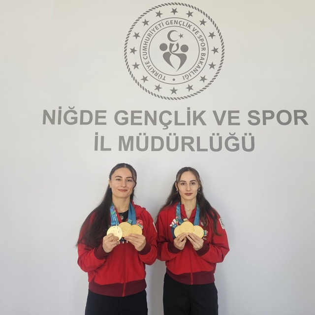 Şampiyon kardeşler Niğde'ye madalyalarla döndü