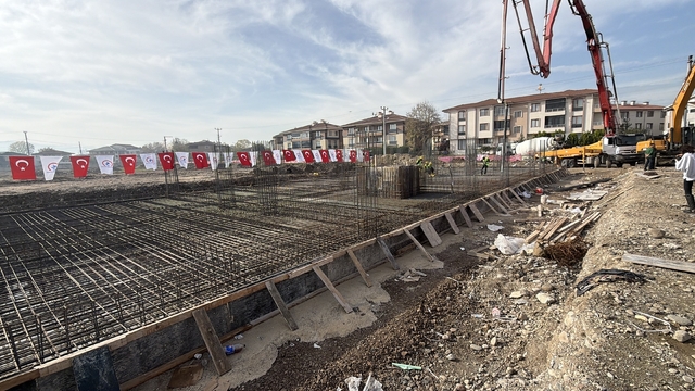 Bin 110 metrekare alana dev spor kompleksi