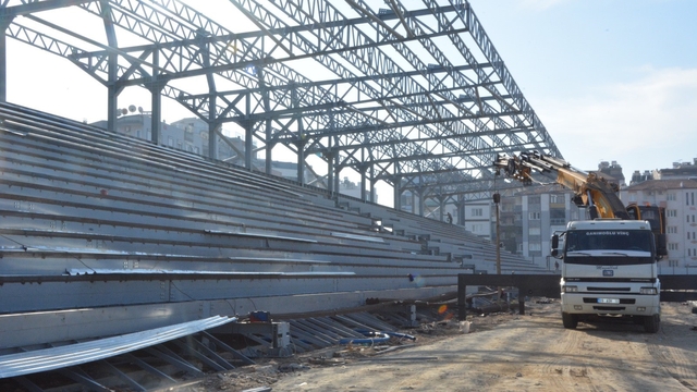 Adnan Menderes Stadı'nda çalışmalar sürüyor