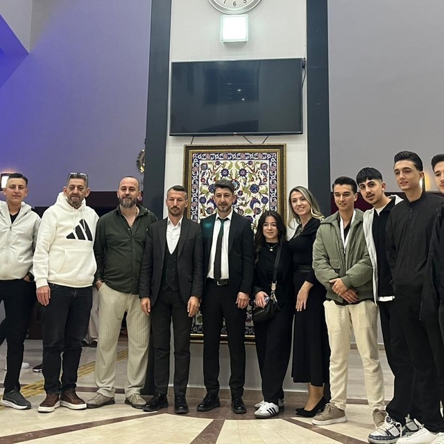 Manisalı kuaförler Uşak'tan 3 kupa ile döndü